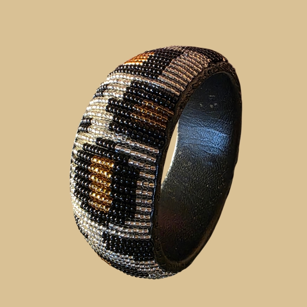 Vintage Glass Beaded Black and Gold Bracelet EUC